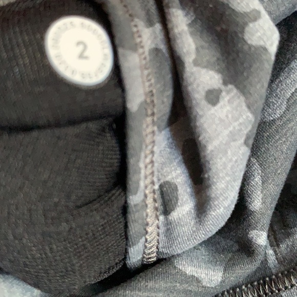 Bundle of 3 Lululemon leggings size 2 - Picture 7 of 14